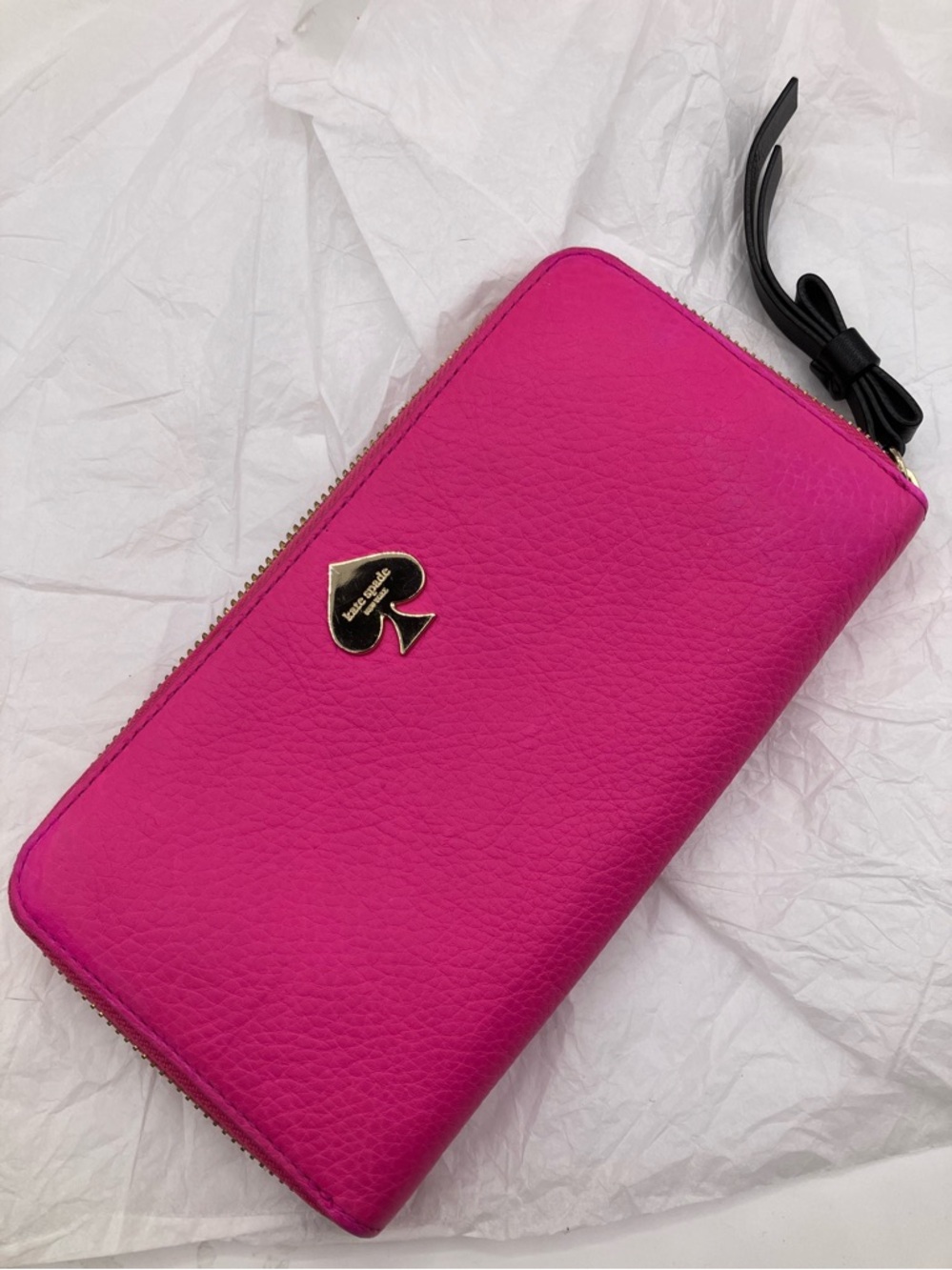 kate spade Fuchsia Pebbled Zip Wallet with Black Bow Pull